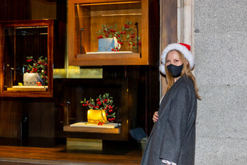 MODEL POSING IN CHRISTMAS PHOTO SESSION