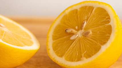 Lemon fruit,  The chopping block is full of sliced ​​lemon.