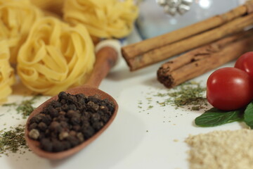 Pasta , pimienta y canela