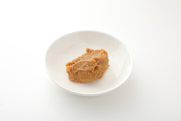 お皿に盛った味噌