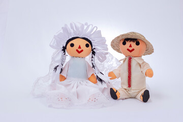 Obraz na płótnie Canvas Muñecos de trapo tradicionales, novios, vestido novia