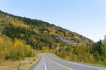 Fototapeta na wymiar Drive into the rocky mountains in Alberta , Canada
