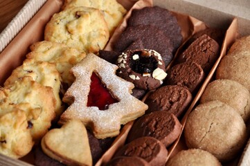variety of christmas cookies