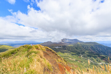 烏帽子岳山頂から見た阿蘇山（秋）　熊本県阿蘇市　Mt.Aso seen from Mt.Eboshidake Kumamoto-ken Aso city