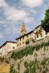 Fototapeta na wymiar Borgo fortificato Medievale Italiano