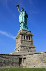 Fototapeta na wymiar Die Freiheitsstatue auf Liberty Island. New York, Liberty Island, Statue of Liberty, New York, USA