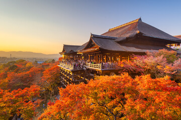 Naklejka premium Kyoto, Japan at Kiyomizu-dera Temple in Autumn
