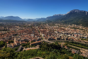 Obraz premium Grenoble City and French Alps Panoramic View