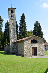 Fototapeta na wymiar Chiesa di San Pietro - Albese con Cassano
