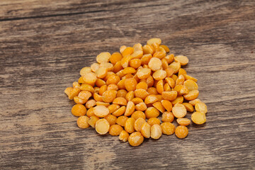 Raw dry peas for cooking
