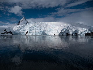 Paysages enneigés de la péninsule Antarctique