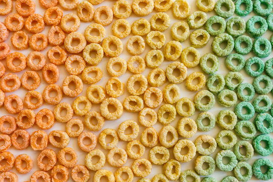 gradient of fruit Os cereal.