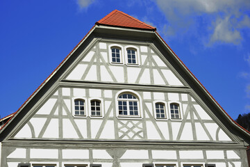 Renovierte Fassade eines historischen Fachwerkhauses