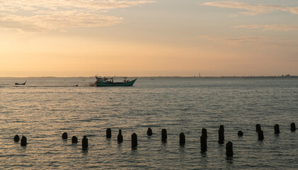 Obraz premium boats at sunset