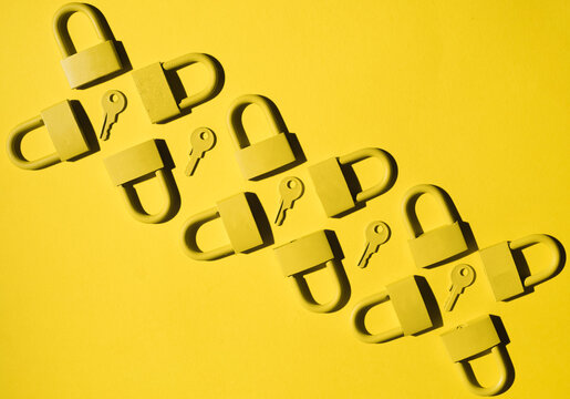 Keys and locks. yellow/yellow