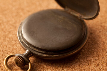 懐中時計の裏側