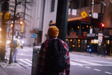 Obraz premium people walking in the city