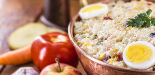 Brazilian mayonnaise, served as an accompaniment or garnish, typical of parties and celebrations. Made with eggs and vegetables