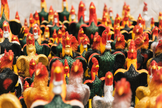 sculpture of rooster