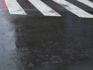 雨に濡れた道路