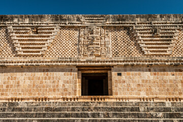 Ciudad Maya de Uxmal, Cuadrangulo de las Monjas, bajorrelieve, Yucatán, México.