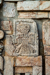 Ciudad Maya de Uxmal, bajorrelieve con imagen de ave, Yucatán, México