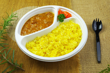 ターメリックライスとココナッツカレー