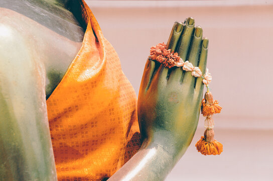 Buddha sculpture
