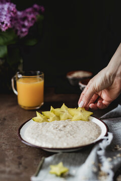 Making muesli with carambola