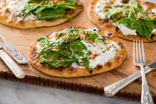 Spinach Yogurt Flatbread Naan Pizza
