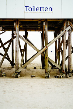Stilt house