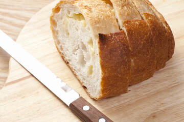 ナイフで切ったフランスパン
