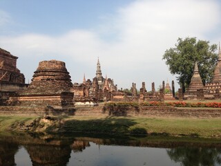 Fototapeta na wymiar Beautiful temple to visit in Thailand