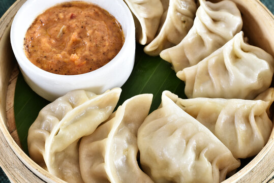 Momos