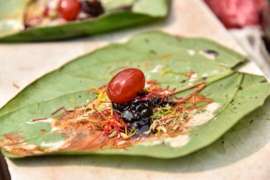 Preparing Paan