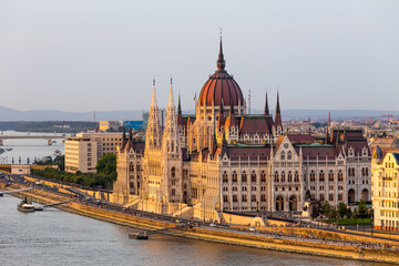 Fototapeta na wymiar parliament in budapest, hungary