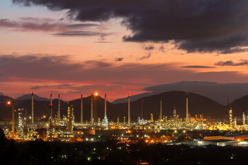 Fototapeta na wymiar Oil refinery plant