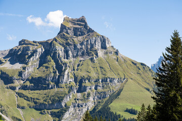 Bergspitze "Hahnen", ob  Engelberg, Kanton Obwalden, Schweiz © tauav