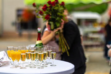 Tisch mit Getränken Schampus Sekt Saft Champagner Hochzeit Party 