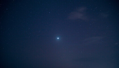 Obraz na płótnie Canvas Southern hemisphere night sky photographed with long exposure.