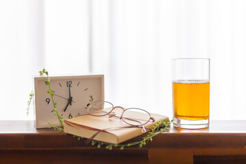 朝7時に一杯のお茶を飲み読書をするモーニングルーティーン
