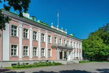 Fototapeta na wymiar Residence of the President of Estonia in park Kadriorg