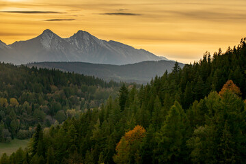 Naklejka premium Tatry Bielskie - widok z Magury Spiskiej na Tatry
