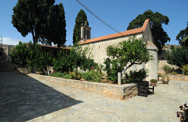 L'église Sainte-Trinité du monastère d'Aréti (Moni Aretiou) près de Karydi en Crète