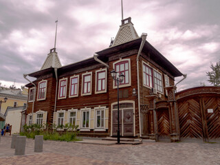 Fototapeta na wymiar Siberian old house of the early 20th century