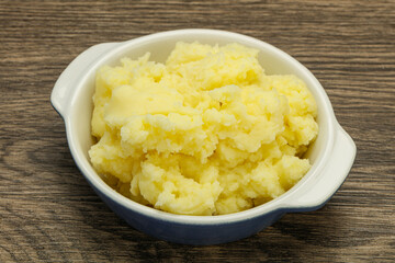 Mashed potato in the bowl
