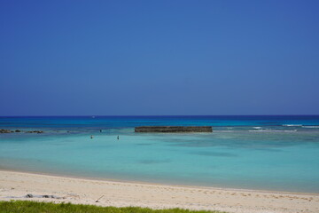 Fototapeta na wymiar 沖縄県波照間島の美しいビーチ