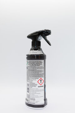 Bottle of Cif Branded Stainless Steel Cleaner for cooker Hoods and Hobs Rear label with warning Symbols.