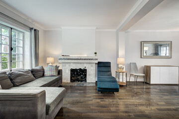 Beautiful renovated townhouse in a row with bathroom, bedrooms, new kitchen, new floors, all white painted, finished basement
