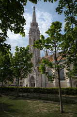 Obraz premium St. Matthias church among the trees, Budapest, Hungary